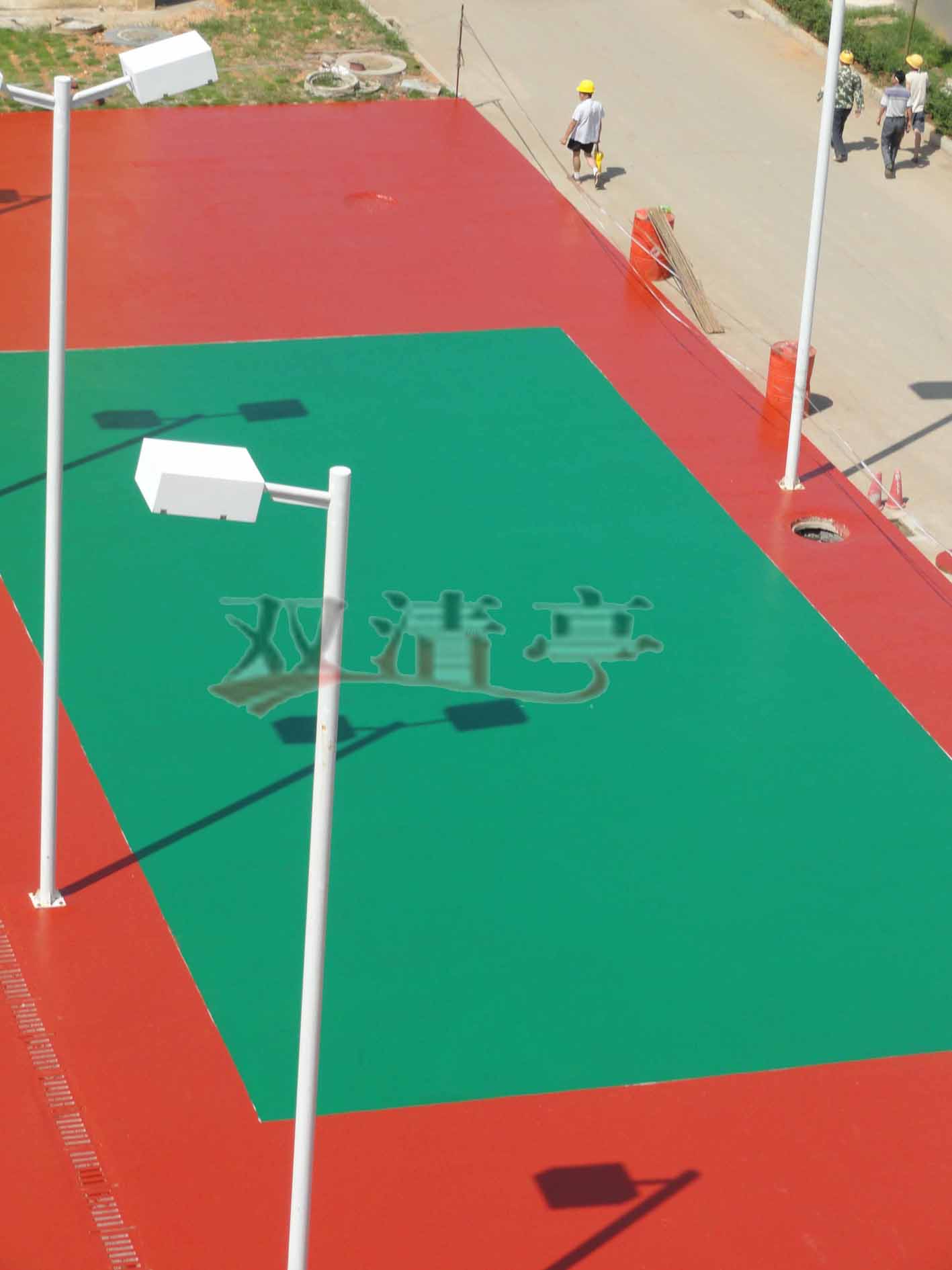 邵阳市宝庆电厂硅pu球场塑胶排球场球场面漆辊完后效果